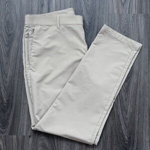 Banana Republic 38x31(tag32)Beige Golf Chino Pants Flat Front Polyester Stretch
